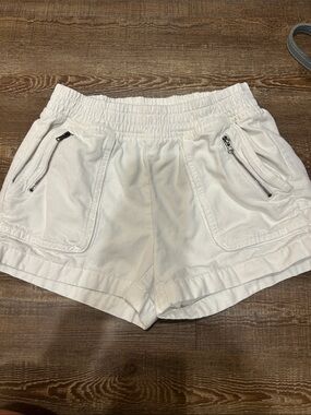 Women's White Elastic Waist Denim Shorts with Zip Pockets